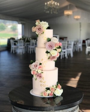 Cakes By Han Wedding Cakes Merewether NSW